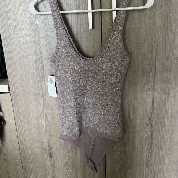 Abercrombie & fitch deep scoop knit bodysuit. New with tags - Picture 6 of 6
